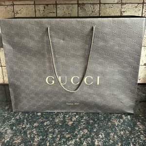 Authentic Gucci shopping bag